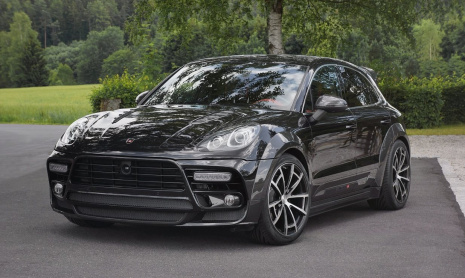Потрясающий черный Mansory Porsche Macan