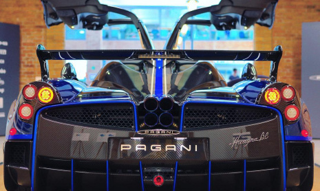 Специальное издание Pagani Huayra BC Macchina Volante доставлено Крису Сингху