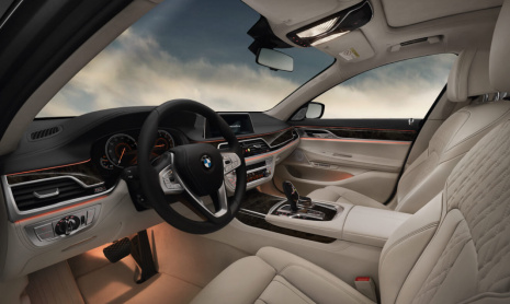 BMW отзывает более чем 45000 старых седанов BMW 7 серии в США