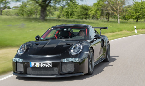 Видео 2018 Porsche 911 GT2 RS - ускорение и звук