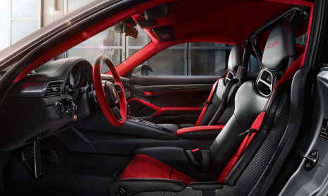 2018 Porsche 911 GT2 RS - утечка фотографий