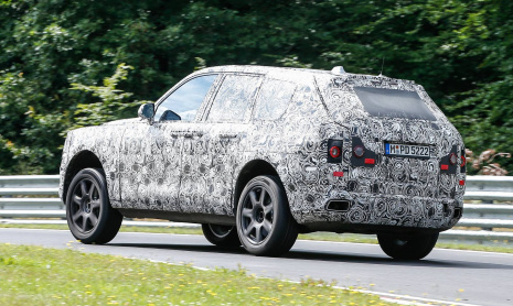 Rolls-Royce Cullinan SUV на Нюрбургринге