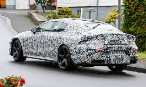 4-дверный Mercedes-AMG GT - последние шпионские снимки