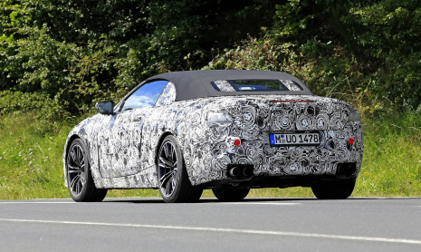 Кабриолет BMW M8 - шпионские снимки