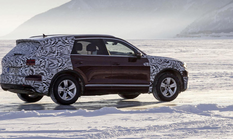Volkswagen показал тизер 2019 Touareg
