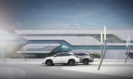 Команда Lexus показала свой 7-местный монстр