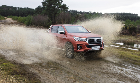 Toyota отмечает годовщину Hilux новыми моделями