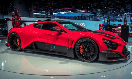 Zenvo TSR-S показывает динамическое крыло в действии