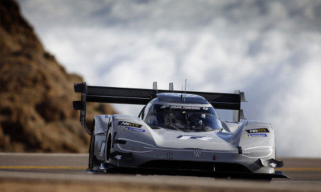 Volkswagen I.D. R побил рекорд Pikes Peak - 7 минут 57.148 секунды!