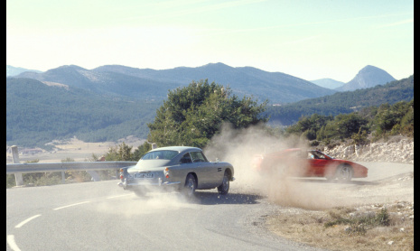 Aston Martin возрождает культовый автомобиль Goldfinger