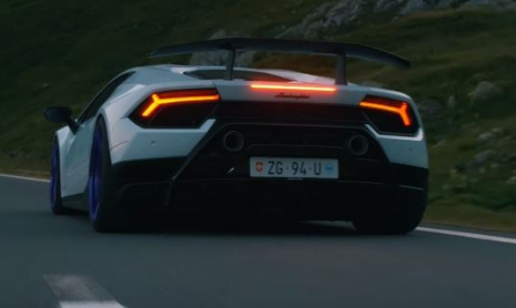 Турбированный Lamborghini Huracan Performante на фиолетовых колесах