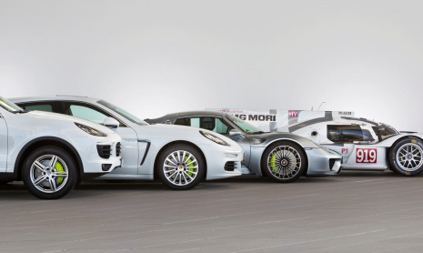 Porsche плотно занялся электрификацией своих автомобилей