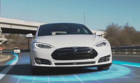 Илон Макс говорит, что чип автономного вождения Tesla выйдет через шесть месяцев