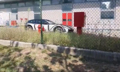 Первые снимки прототипа внедорожника Ferrari Purosangue