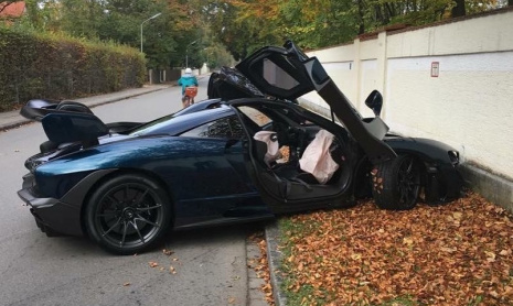 McLaren Senna попал в аварию в Мюнхене вскоре после доставки