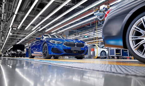 Первый кабриолет BMW 8 серии сошел с производственной линии