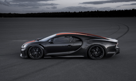Они сделали это! Bugatti Chiron преодолевает барьер в 300 миль в час!