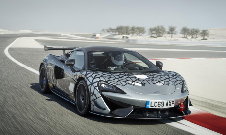 McLaren 620R специальная версия легального на дорогах GT4 Racer