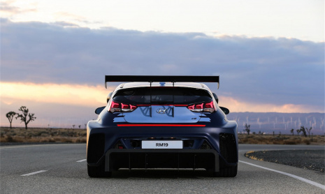 Первые изображения среднемоторного 400-сильного Hyundai