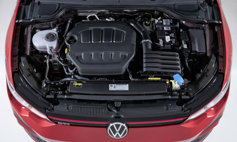 2020 Volkswagen Golf 8 GTI получил улучшенную систему трансмиссии и обновленную внешность!