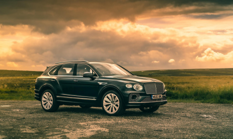 Четырехместная компоновка Bentley Bentayga стала еще лучше