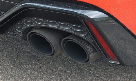 Посмотрите, как Audi 900 л.с. RS7 уничтожит дрэг-полосу