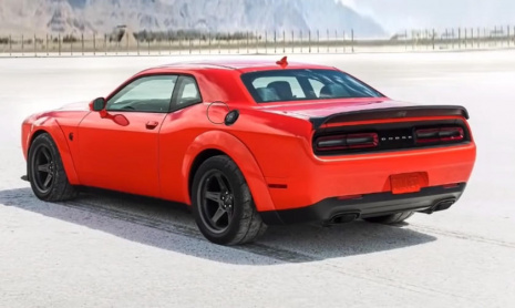 Этот Dodge Challenger из Спасателей Малибу - мощный фургон для пляжа