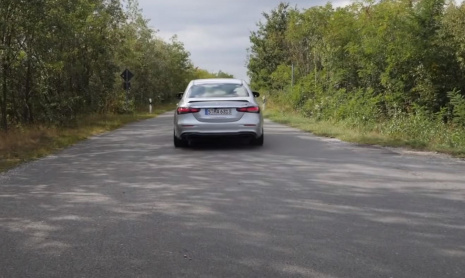 Посмотрите, как 2021 AMG E63 S разгонится до 300 км в ч на немецком автобане