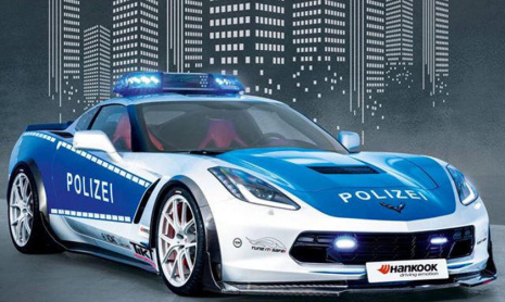Мы бы хотели, чтобы нас сбил этот C8 Corvette Cop Car