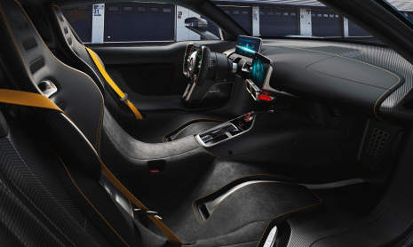 Гиперкар Mercedes-AMG One имеет мощность 1200 лошадиных сил
