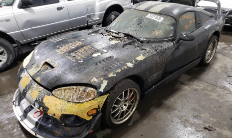 2001 Dodge Viper GTS почти сгорел