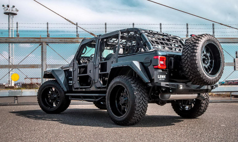 Благодаря Liberty Walk Jeep Wrangler выглядит потрясающе