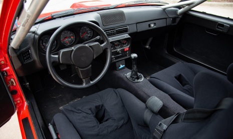 40-летний Porsche 924 продается дороже, чем новый 911 GT3