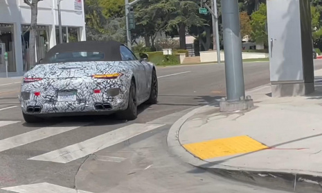 Новый Mercedes-AMG SL был замечен в Беверли-Хиллз