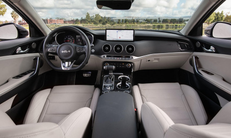 Последний триумф Kia Stinger напоминает нам, почему мы его любим