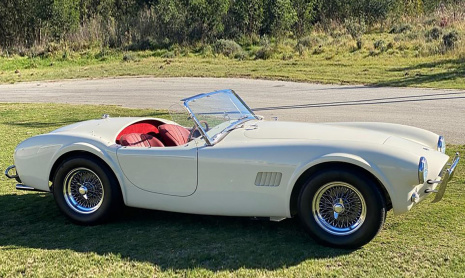 AC Cobra Series 1 - это полностью электрическая икона