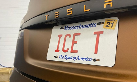 Первый в мире Tesla с двигателем V8 уже в пути