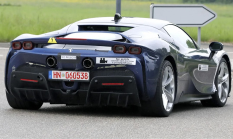 Загадочный прототип Ferrari SF90 намекает на обновления