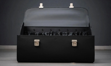 Этот комплект багажа Ferrari F50 стоит больше, чем новый автомобиль