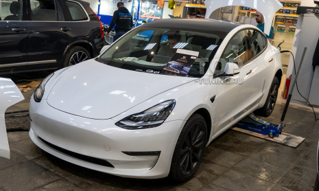 Звук двигателя ДВС и спецэффекты для Tesla Model 3 Dual Motors