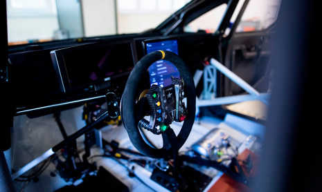 2000-сильный фургон Ford быстрее, чем Bugatti Chiron