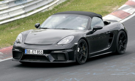 Новый 2022 Porsche 718 Spyder RS замечен без камуфляжа