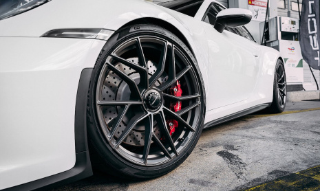 Porsche 911 Turbo, GTS и 911 GT3 получили новые колеса с центральной блокировкой от TechArt
