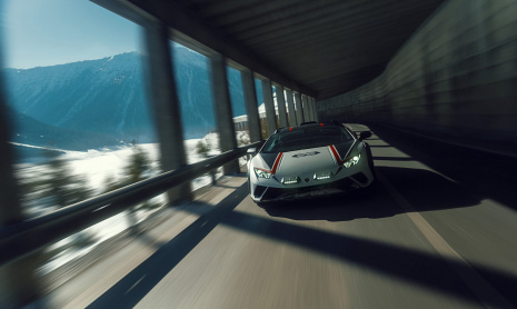 Lamborghini Huracan Sterrato покорил итальянскую лыжную трассу