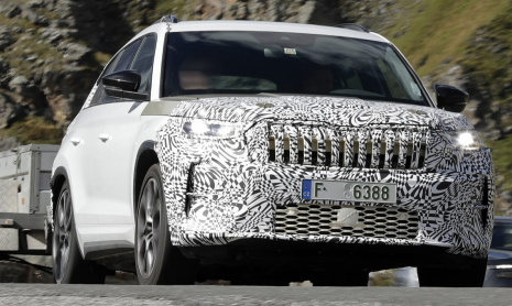 Новый Skoda Kodiaq заснят вблизи