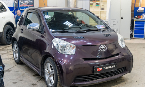 Установка боковых порогов на Toyota IQ