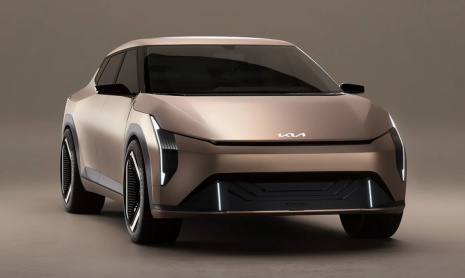Новый Kia EV4 — элегантный четырехдверный седан — но это всего лишь концепт