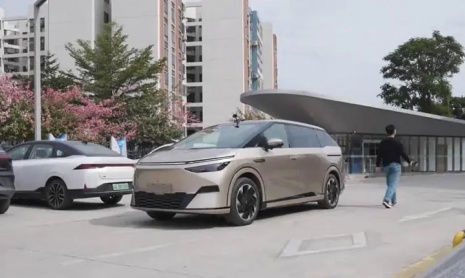 Xpeng X9 демонстрирует возможности автономного вождения в Китае (+Видео)