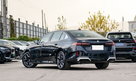 BMW собирается запустить в Китае новые модели 5-й серии с расширенными характеристиками