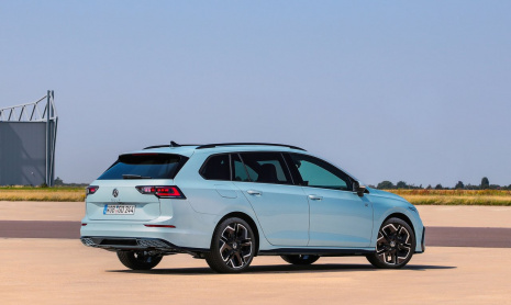 Выпущен новый фейслифтинговый Volkswagen Golf Estate с мягкой гибридной силовой установкой и последующей горячей версией R.